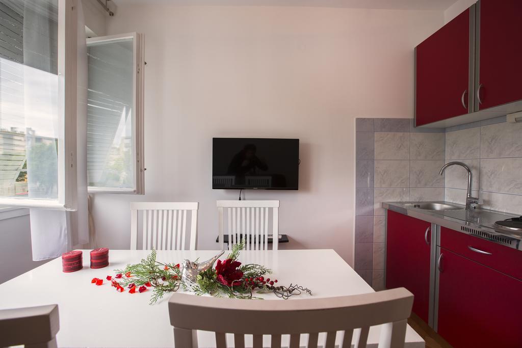 Dante Apartment Split Bilik gambar