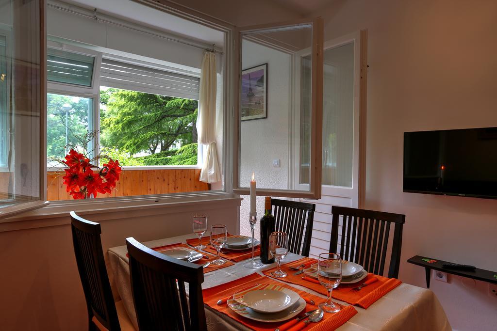 Dante Apartment Split Bilik gambar